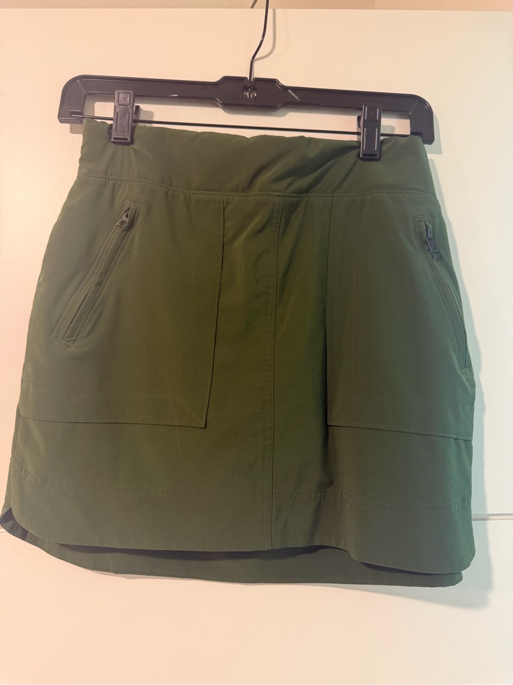 Athleta Olive Green Active Skort with Zipper Pockets